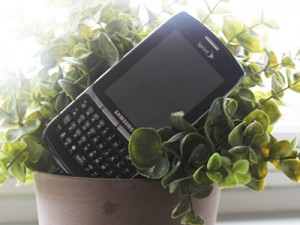 samsung replenish 300x225 The Samsung Replenish: Smartphone for the Eco savy